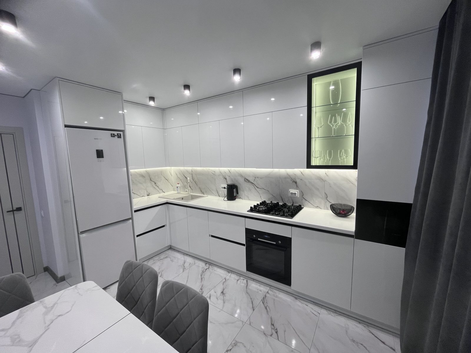 Простора 2 км. квартира в новобудові по вул. Братів Мисулів, Байківці фото 1 Простора 2 км. квартира в новобудові по вул. Братів Мисулів, Байківці фото 1