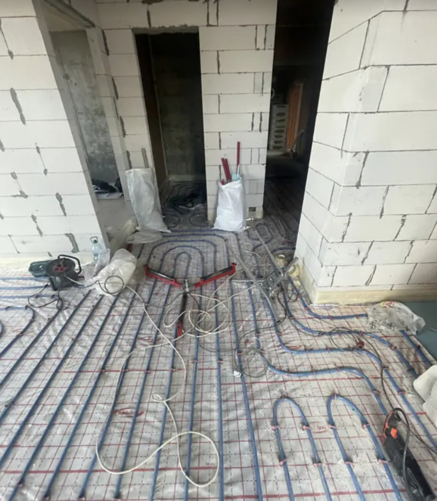 ������ 1� �������� 43.8 ��. � �� ���. ����� ������������ ���� 1