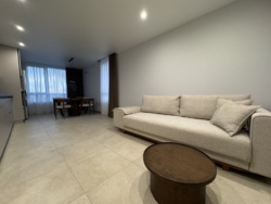 Продається простора 2 кім. квартира + кухня студія пров. Цегельний фото 12 Продається простора 2 кім. квартира + кухня студія пров. Цегельний фото 12