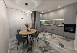 Продаж 2к квартири 67 кв. м на вул. Київська фото 1 Продаж 2к квартири 67 кв. м на вул. Київська фото 1