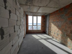 ������ 2� �������� 70.3 ��. �, �� Atlanta Tower ���� 13