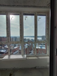 ������ 2� �������� 70.3 ��. �, �� Atlanta Tower ���� 14