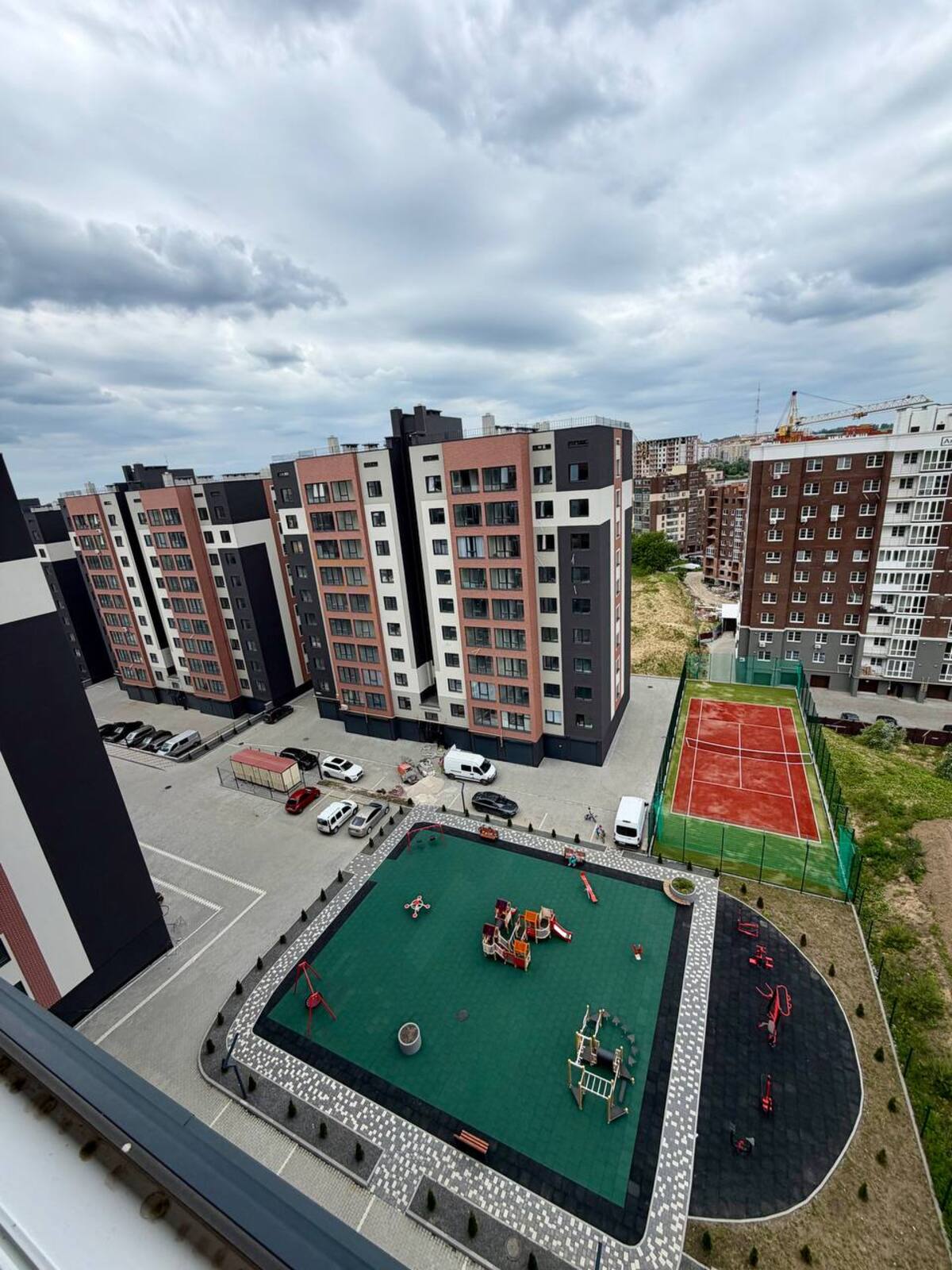 �������� 2-������� �������� � �� �Avila City� (4 ������) ���� 1
