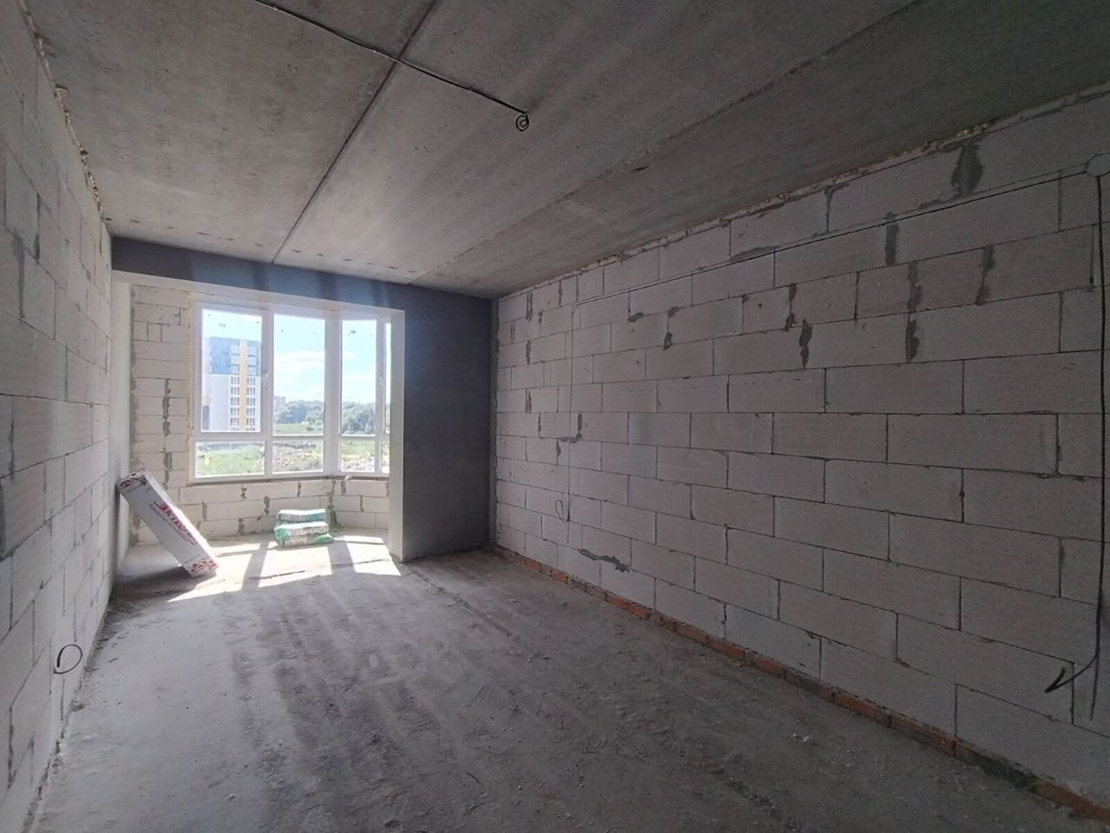 🏗️  1-      ' 2',   1