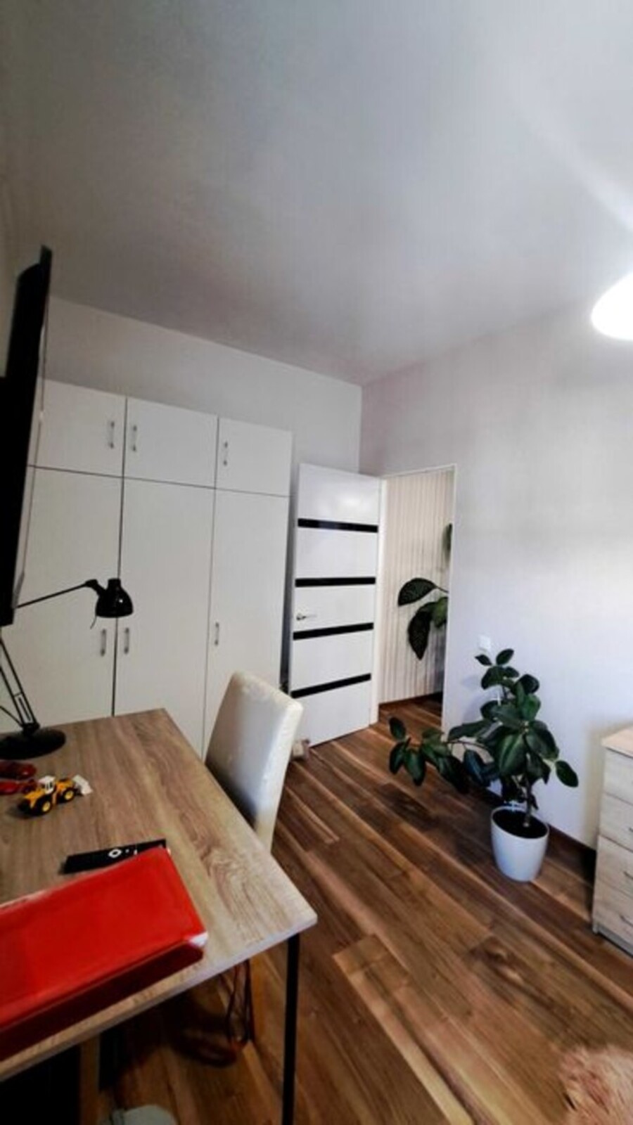 🏡  1,5-       .    1