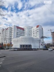 ✨ Простора 3-кімнатна квартира в 'серці' міста з неймовірним виглядом із вікна! ✨ фото 1 ✨ Простора 3-кімнатна квартира в 'серці' міста з неймовірним виглядом із вікна! ✨ фото 1