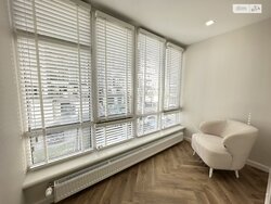 Елегантна трикімнатна квартира з сучасним світлим ремонтом у самому центрі фото 13 Елегантна трикімнатна квартира з сучасним світлим ремонтом у самому центрі фото 13