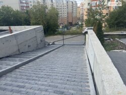     Status Residence      !  3