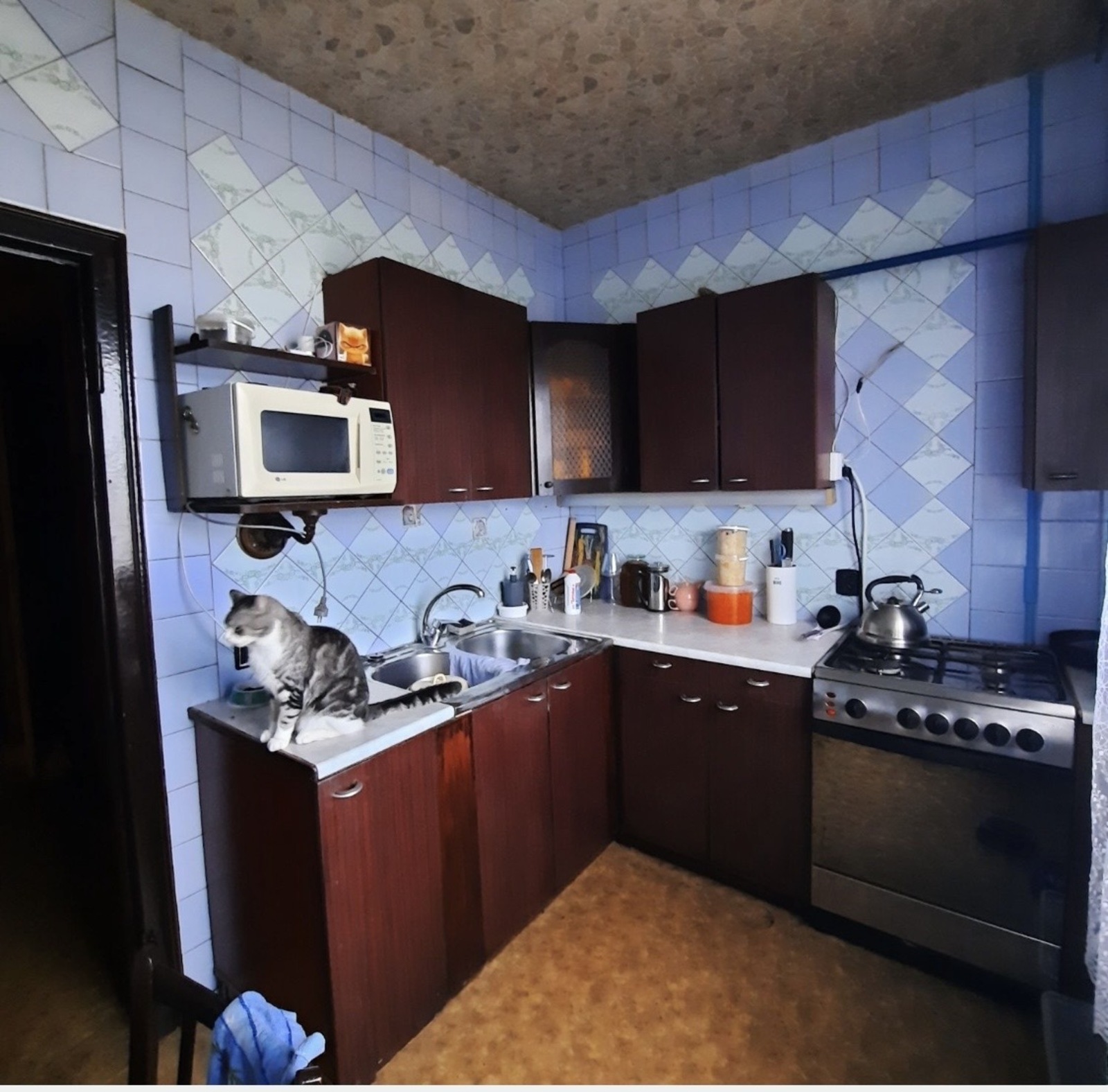 Продается 3-комнатная квартира с холлом на левом берегу, 4 мкр возможно по Сертификату фото 1 Продается 3-комнатная квартира с холлом на левом берегу, 4 мкр возможно по Сертификату фото 1