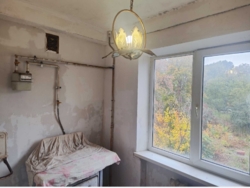 Доступна 1-кімнатна Хрущовка у Кам'янському, район Черемушки – Готова до фінішного ремонту! фото 3 Доступна 1-кімнатна Хрущовка у Кам'янському, район Черемушки – Готова до фінішного ремонту! фото 3