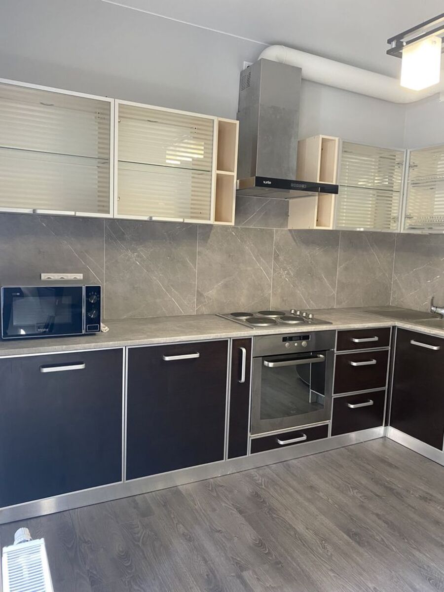  2-   Paradise Avenue 85000  1