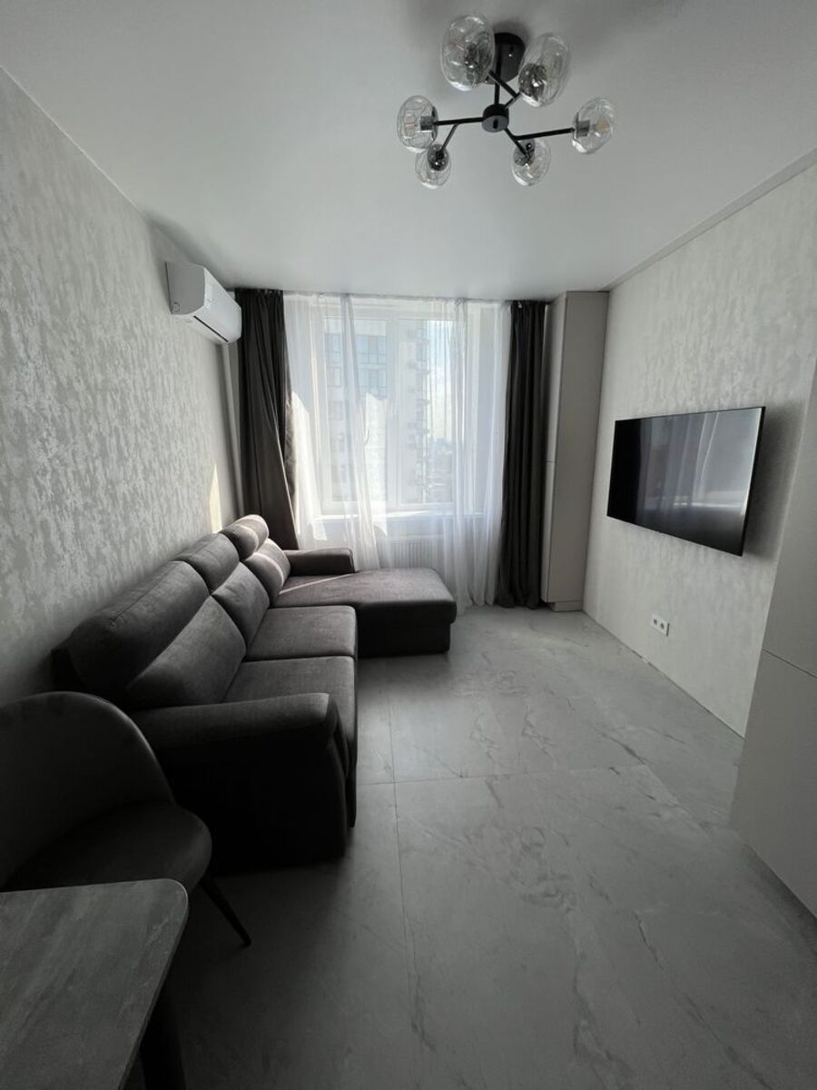  1-   'Crystal avenue' 85000  1