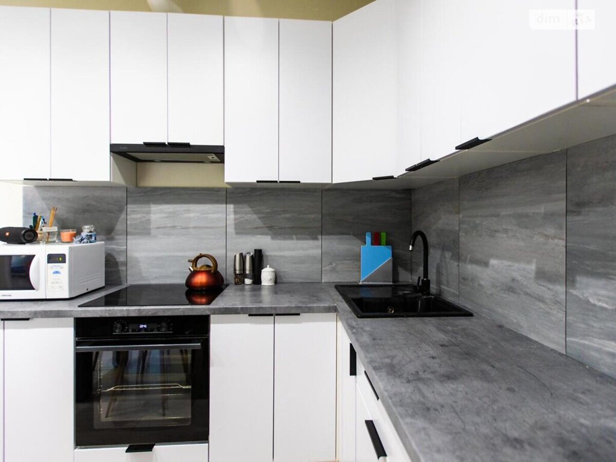  2-   Plaza Kvartal 78000  1