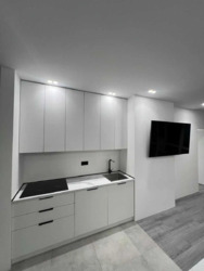  2   . 쳿  West House  3