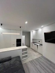  2   . 쳿  West House  11