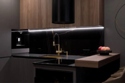 :   Crystal Avenue  , 350 000.  14