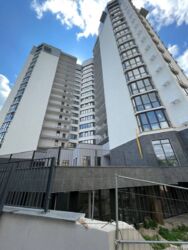  1-   'Crystal avenue' 85000  11