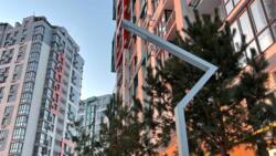  2-  74 2,  Crystal Avenue, 80000.  9