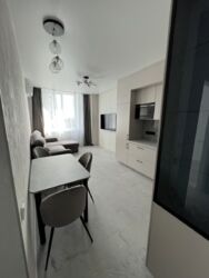  1-   'Crystal avenue' 85000  2