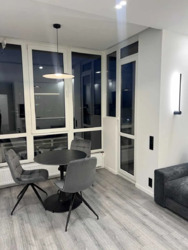  2   . 쳿  West House  17
