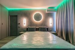    116 2   Manhattan City,  . ()  3