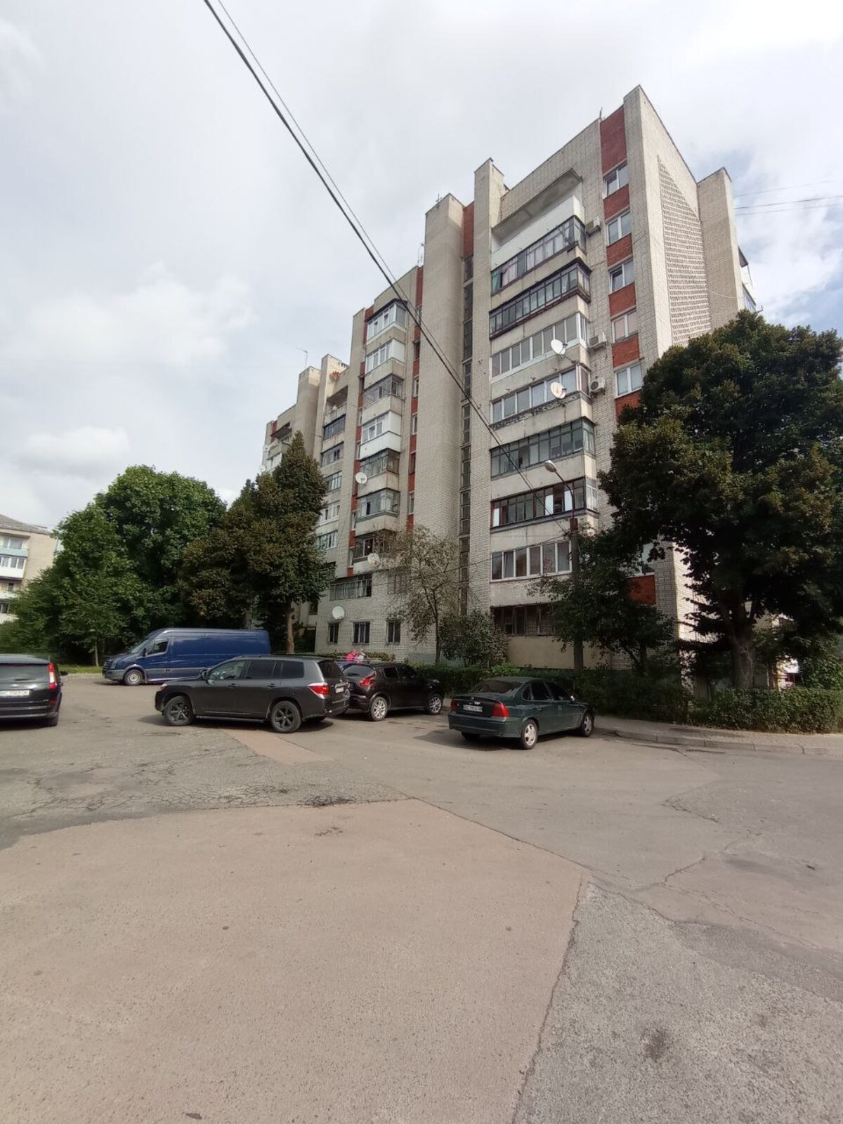 Трикімнатна квартира у теплому цегляному будинку р-н 65 школи фото 1 Трикімнатна квартира у теплому цегляному будинку р-н 65 школи фото 1