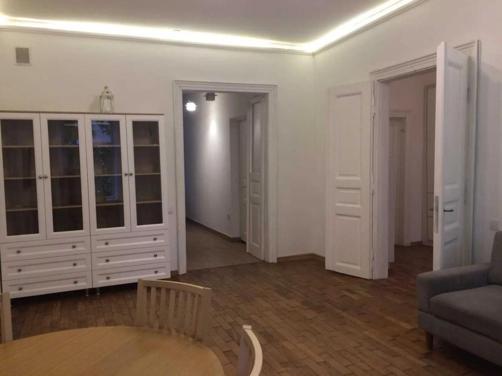 Продається квартира Львівська, Львів, Франківський, Богуна вул., 3 фото 1 Продається квартира Львівська, Львів, Франківський, Богуна вул., 3 фото 1
