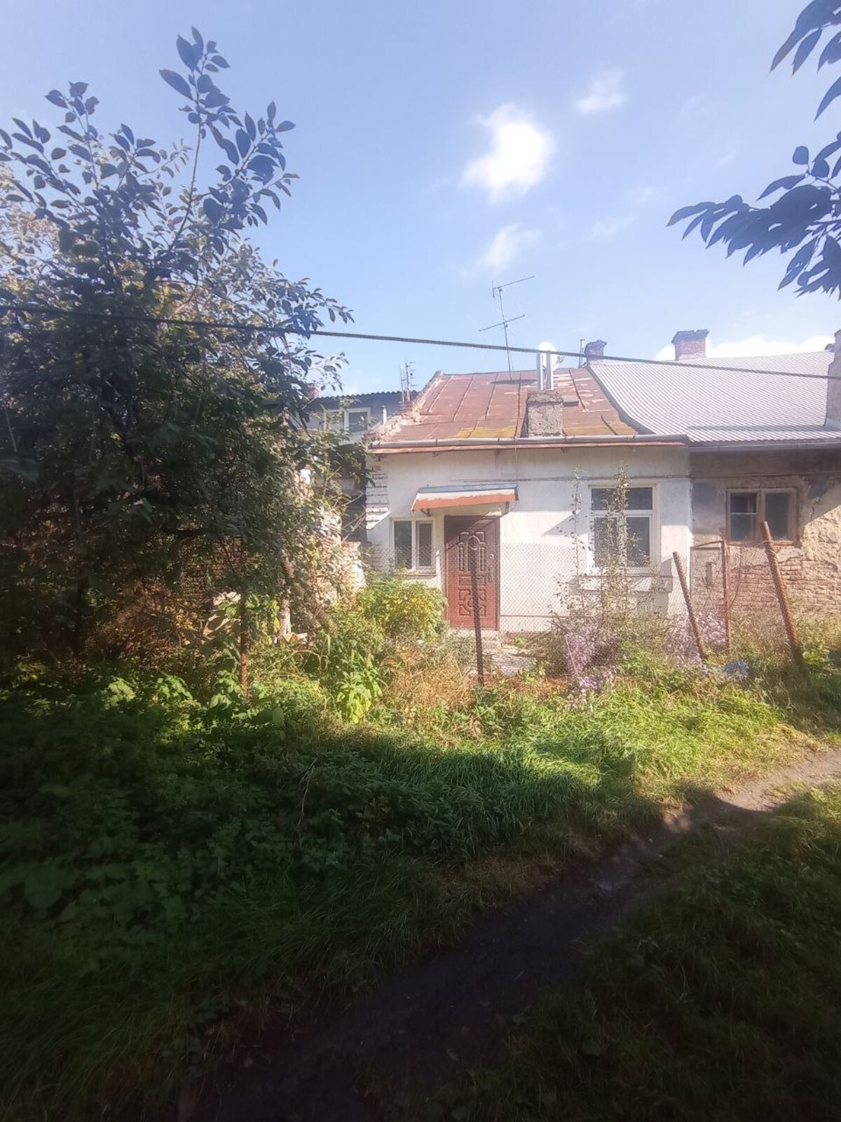 Однокімнатна квартира у цегляному австрійському будинку біля 'Парусу' на Липинського фото 1 Однокімнатна квартира у цегляному австрійському будинку біля 'Парусу' на Липинського фото 1