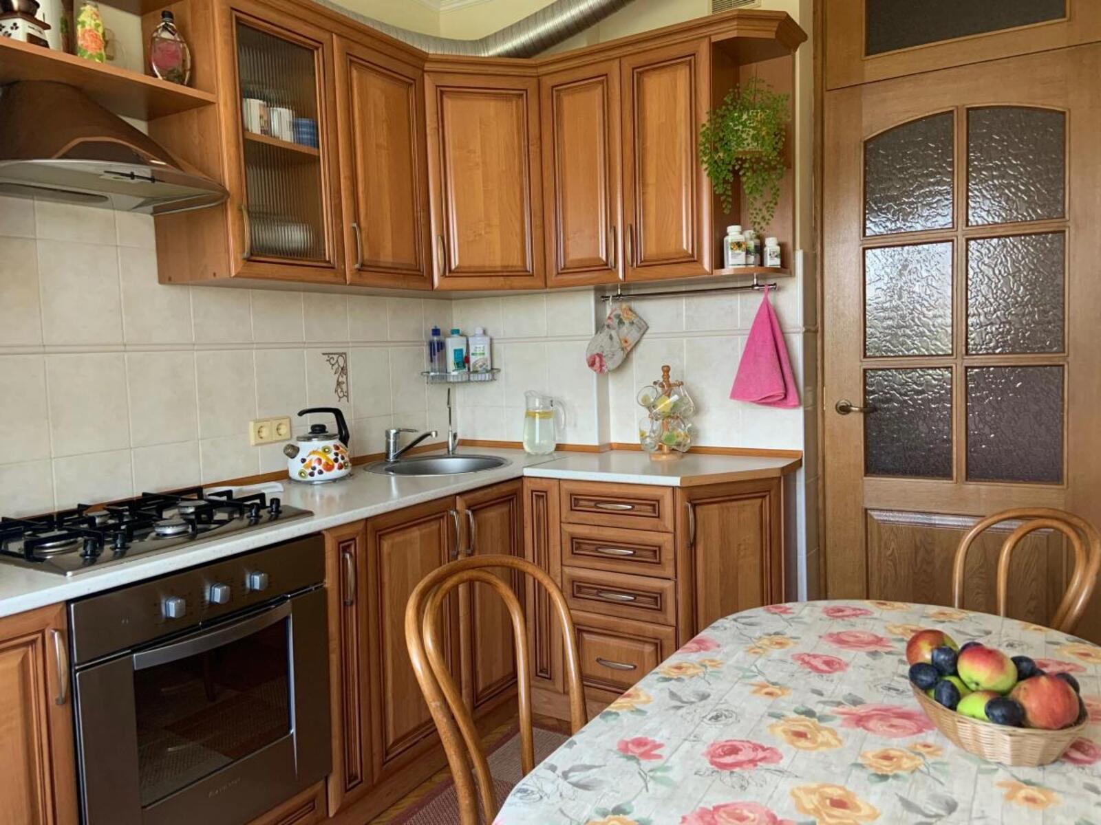 Продається квартира Львівська, Львів, Личаківський, Шафарика фото 1 Продається квартира Львівська, Львів, Личаківський, Шафарика фото 1