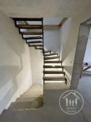   , , ,    5