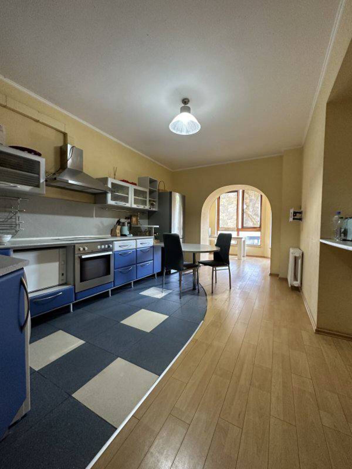 143000$  3-   .    1