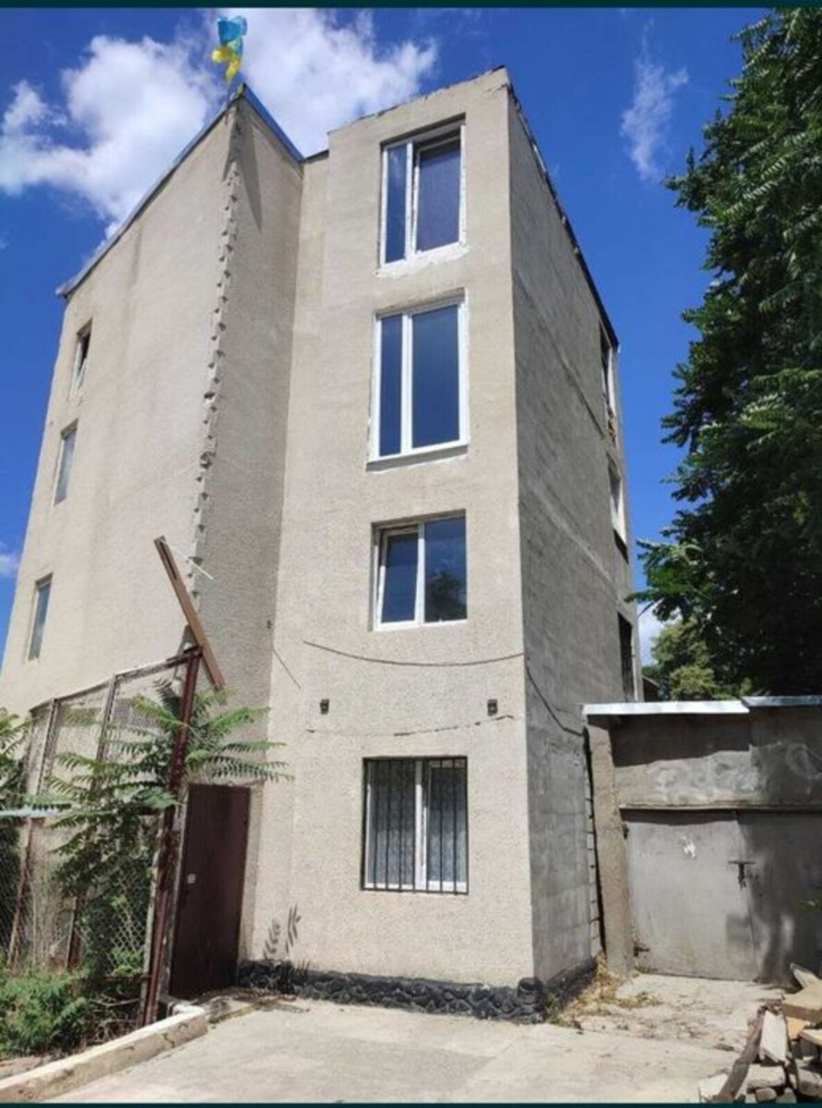 23500$ 2-   . . .  1