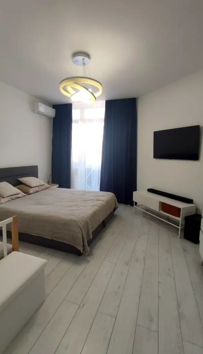 100000$  ������ ���������� �������� � �� ������������ ���� 1