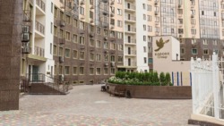 136000$ .  42 , 120 ²,  , 23   7