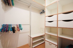 93000$      , 90 ²,  !  8