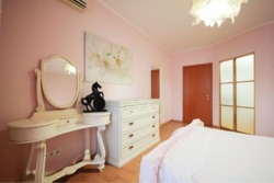93000$      , 90 ²,  !  2