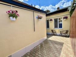 45000$ Продам 2-комнатную квартиру с ремонтом, двориком и парковкой (центр) фото 2 45000$ Продам 2-комнатную квартиру с ремонтом, двориком и парковкой (центр) фото 2