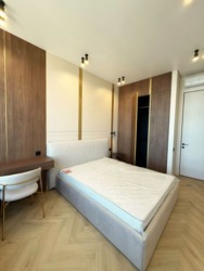 275000$  �� ���������. 90�2 ������ ���� ���� 8