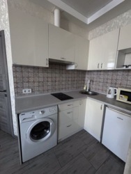 105000$ ������ �������� 44 �������, �� ���䳿 �����, ����� ������ ��� ���� ���� 8