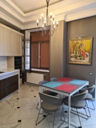 390000$   . 3      9