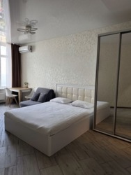 105000$ ������ �������� 44 �������, �� ���䳿 �����, ����� ������ ��� ���� ���� 4