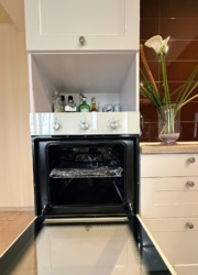 Продается 4-комнатная квартира с новой кухней и невероятным видом на Днепр. фото 11 Продается 4-комнатная квартира с новой кухней и невероятным видом на Днепр. фото 11