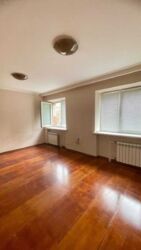 Продаж квартири по вул. Ливарна, автономне опалення, 180 кв.м., центр/Набережна/Сквер фото 5 Продаж квартири по вул. Ливарна, автономне опалення, 180 кв.м., центр/Набережна/Сквер фото 5