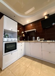 Продается 4-комнатная квартира с новой кухней и невероятным видом на Днепр. фото 12 Продается 4-комнатная квартира с новой кухней и невероятным видом на Днепр. фото 12