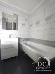 Продам велику 55 м.кв. 2-х.ком.кв.Тополь-2, будинок 20 фото 5 Продам велику 55 м.кв. 2-х.ком.кв.Тополь-2, будинок 20 фото 5