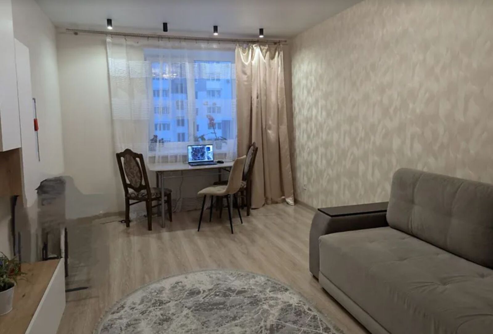 Продається 2-х кімнатна квартира в р-ні Академічний, новий ремонт фото 1 Продається 2-х кімнатна квартира в р-ні Академічний, новий ремонт фото 1