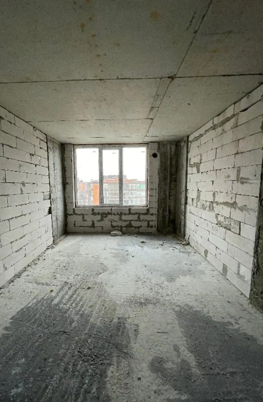 Продається 2-х кімнатна квартира в ЖК Комфорт, центральна частина міста, без ремонту фото 1 Продається 2-х кімнатна квартира в ЖК Комфорт, центральна частина міста, без ремонту фото 1