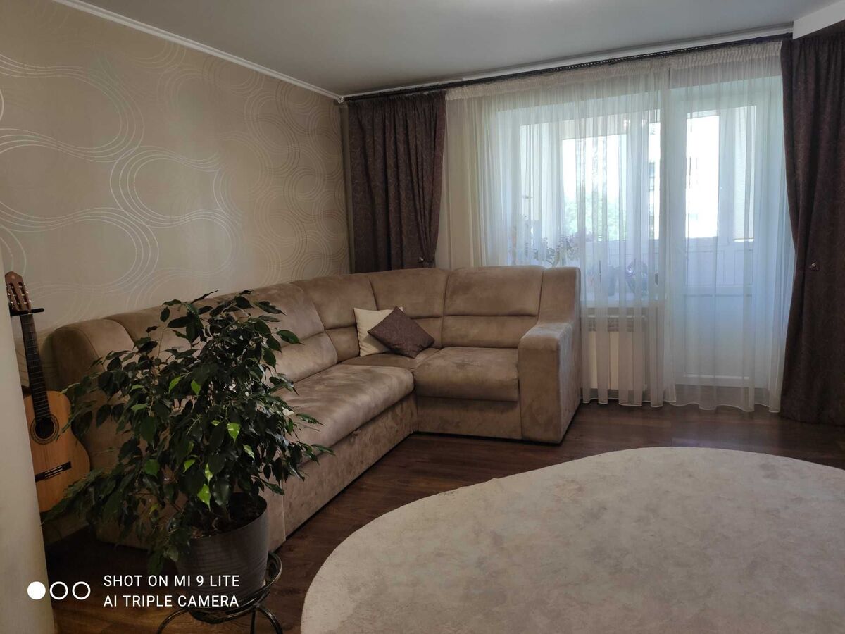 Продається 3х кімнатна квартира вул. Олега Антонова, гарний ремонт. Техніка та меблі фото 1 Продається 3х кімнатна квартира вул. Олега Антонова, гарний ремонт. Техніка та меблі фото 1