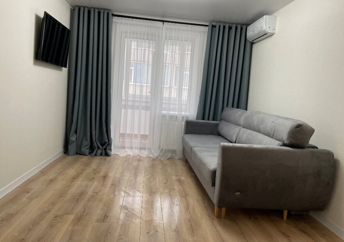 Продається 1-но кімнатна квартира на проспекті Юності, новий ремонт, з технікою та меблями фото 1 Продається 1-но кімнатна квартира на проспекті Юності, новий ремонт, з технікою та меблями фото 1