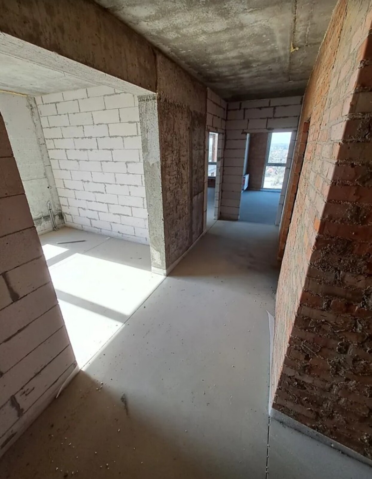 Продається 2-х кімнатна квартира в ЖК Central Park Vinnytsia. Без ремонту. фото 1 Продається 2-х кімнатна квартира в ЖК Central Park Vinnytsia. Без ремонту. фото 1